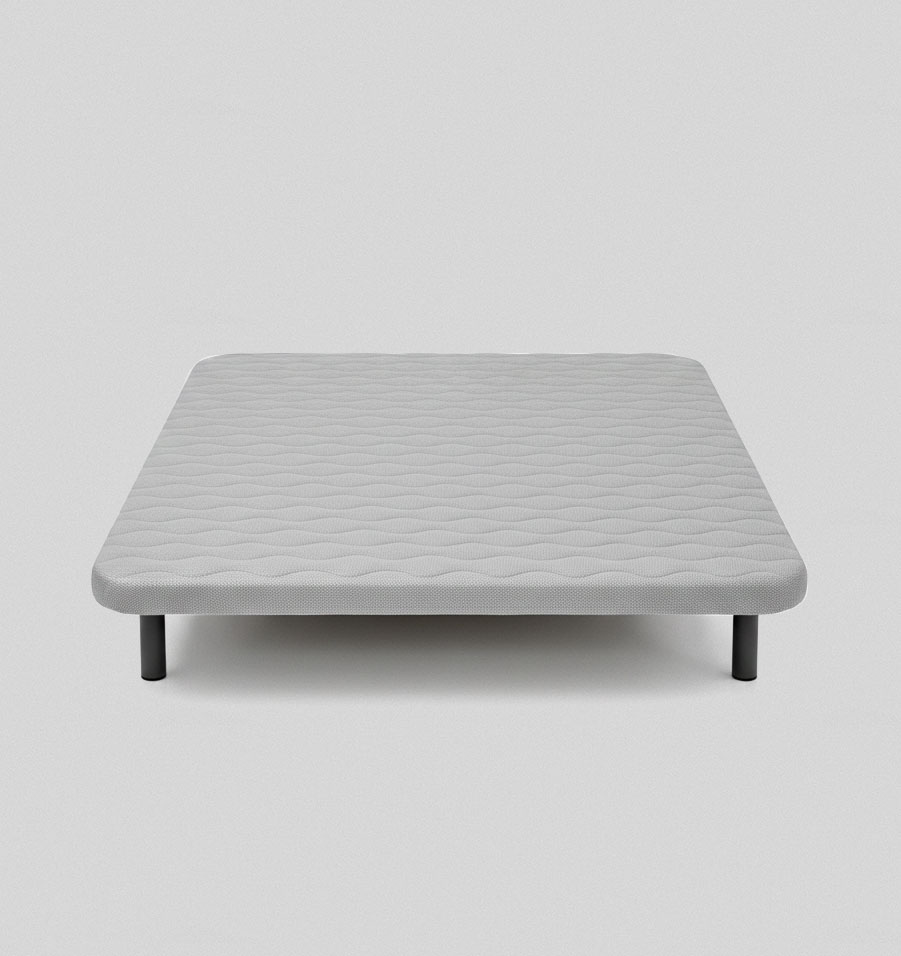 Base tapizada 3D antideslizante color blanco fondo blanco vista frontal