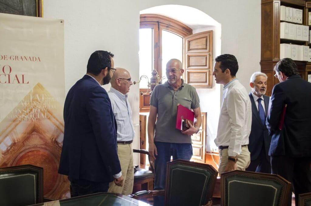 Imagen-Conversaciones durante el Convenio Sensobed en Hospital Real Granada
