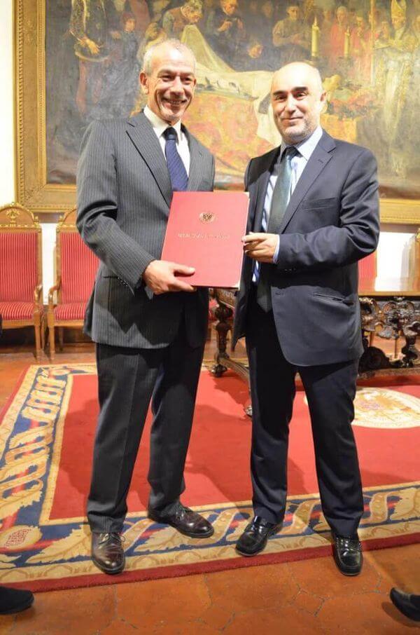 LoMonaco y DeLaMoneda